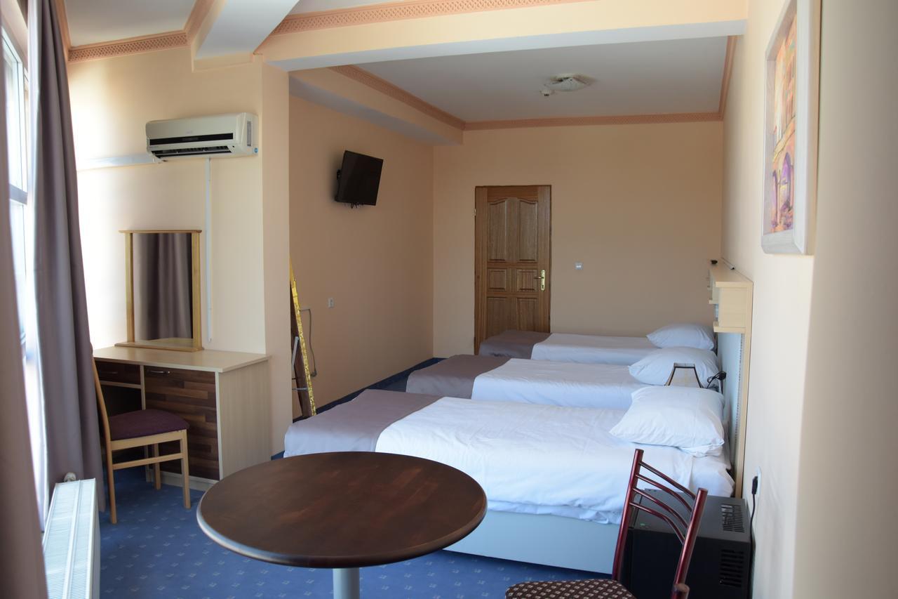 Hotel & Restaurant Great Wall - Airport SJJ Exterior foto